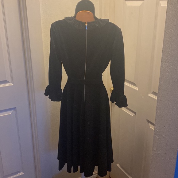 Gabby Skye Black with silver Nordstrom long Sleeve faux wrap Dress Size 6 - Picture 2 of 9